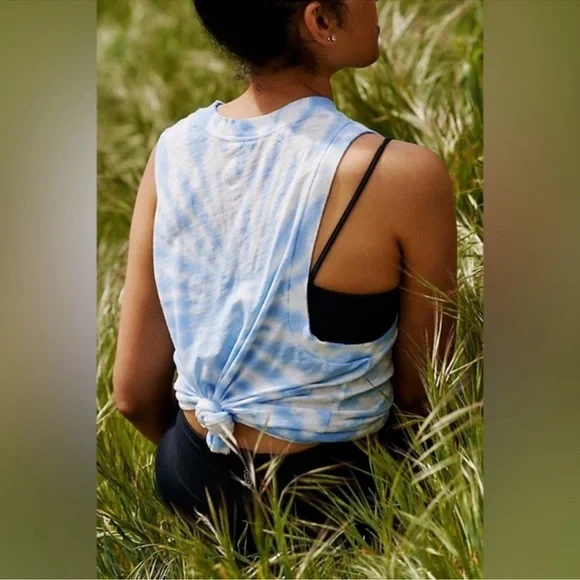 Free People Movement dance Blue and White Tie-Dye Muscle Tee size small. NWT! - Picture 3 of 11